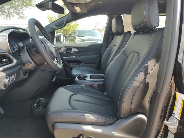 2026 Chrysler Pacifica photo 25