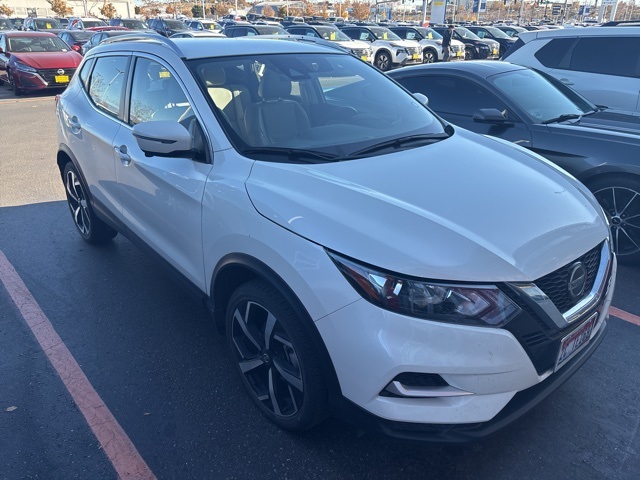 2022 Nissan Rogue Sport SL photo 2