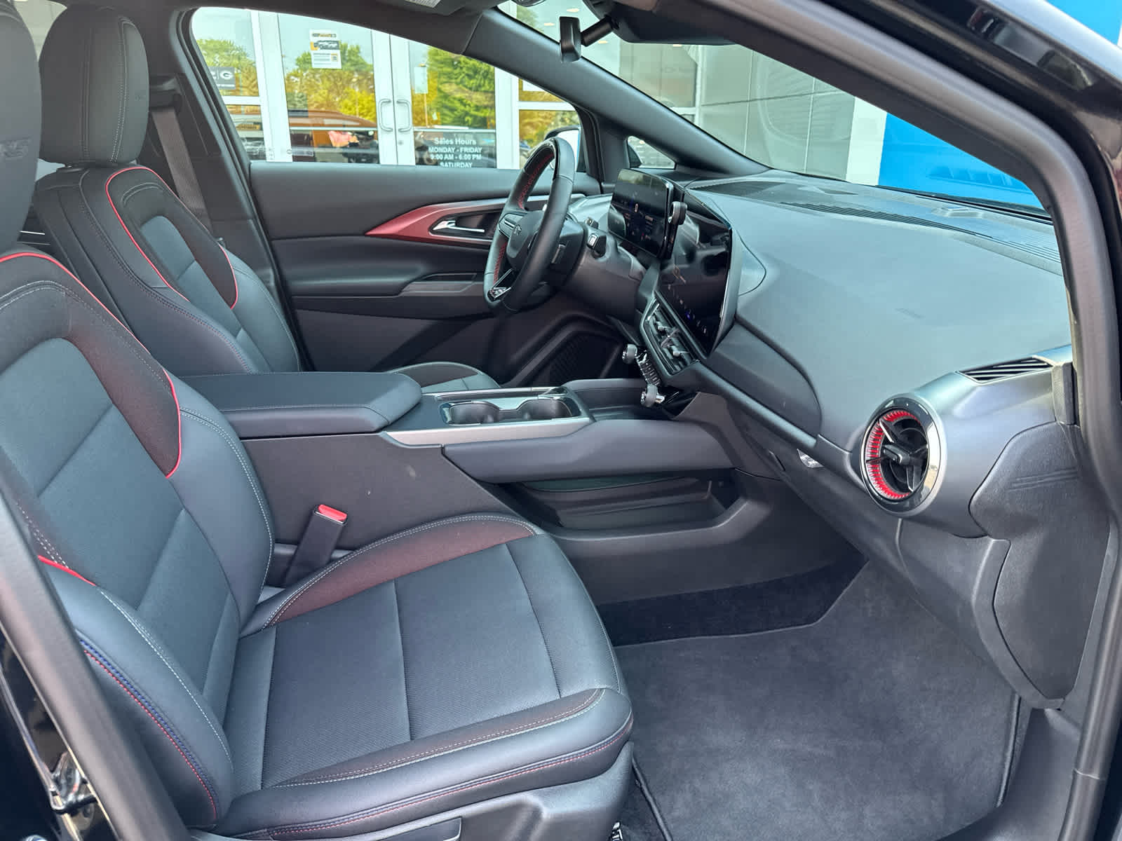 2024 Chevrolet Equinox EV 3RS photo 4