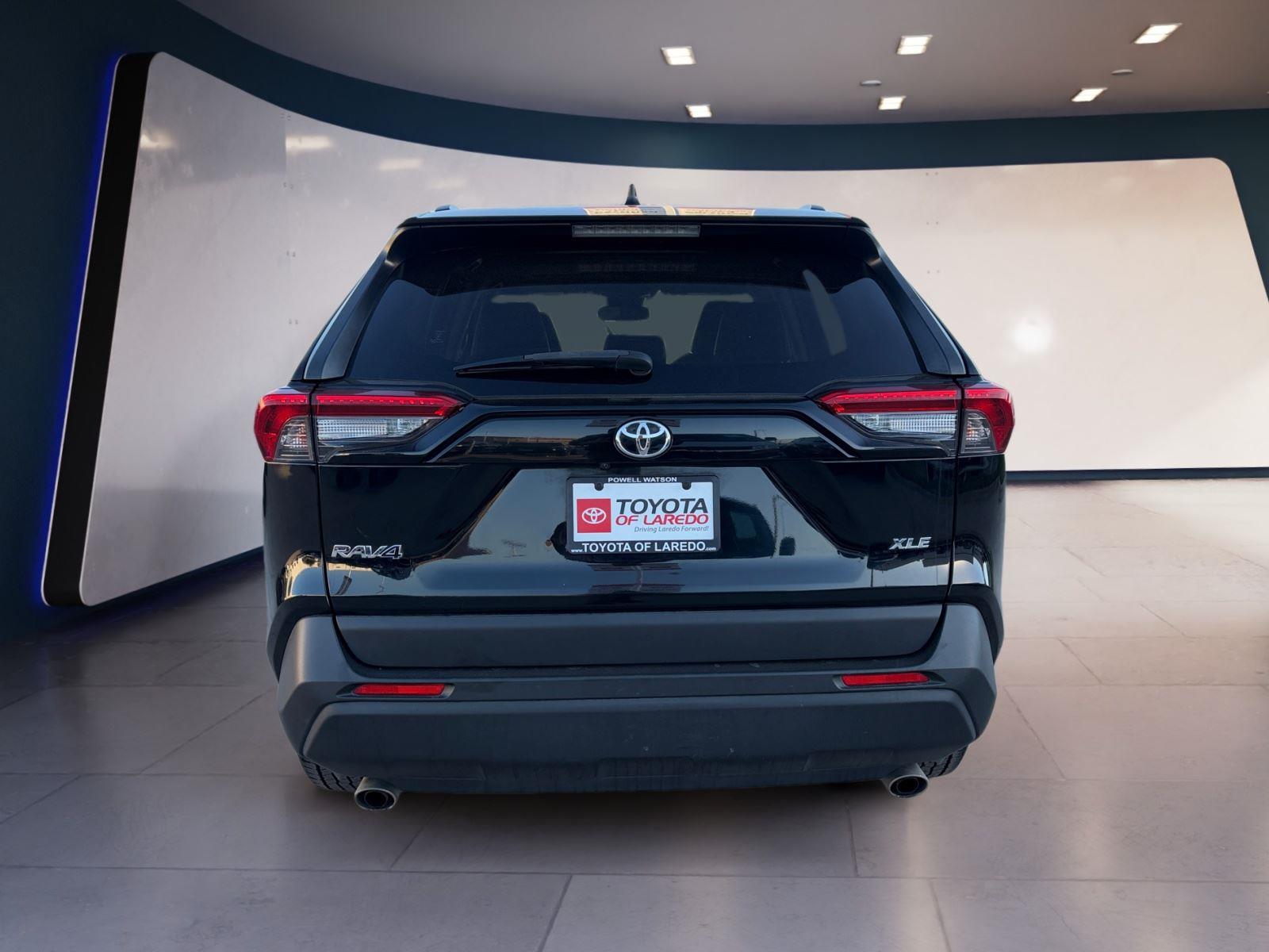 2020 Toyota RAV4 XLE Premium photo 3