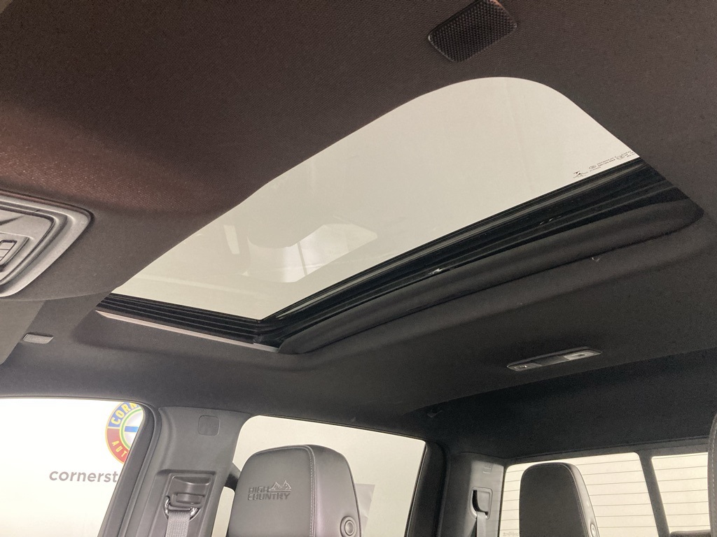 2023 Chevrolet Silverado 2500HD High Country photo 3