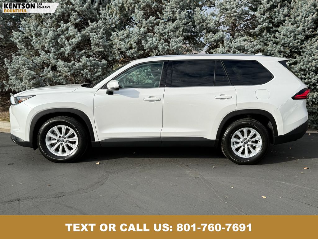 2024 Toyota Grand Highlander Hybrid XLE photo 3