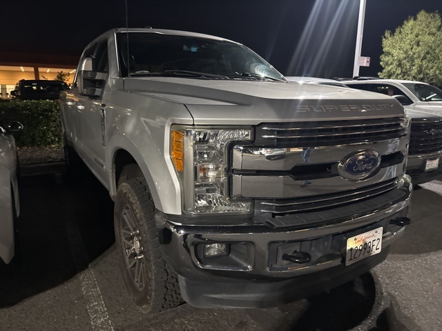 2017 Ford F-250 Super Duty Lariat's photo