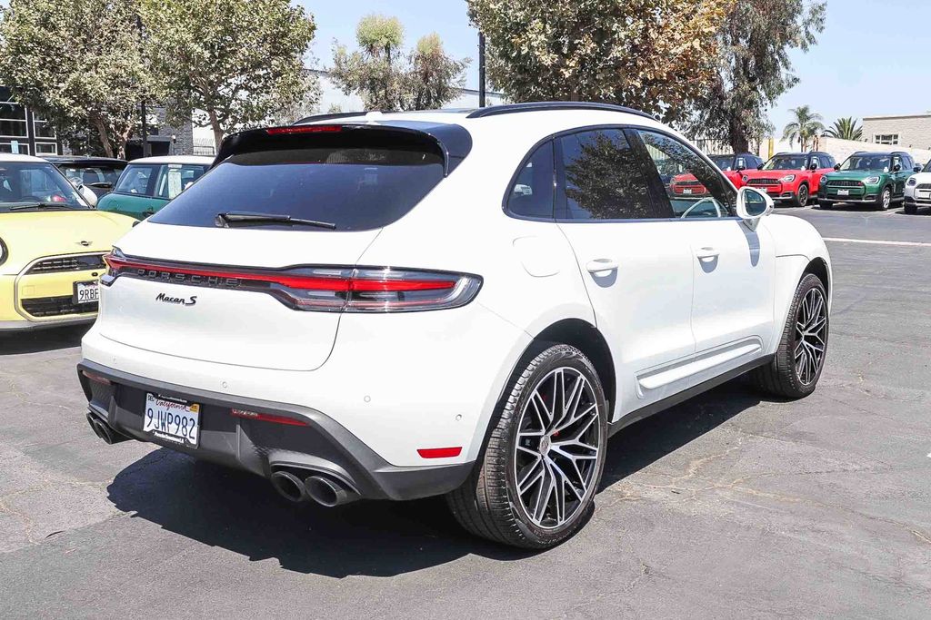 2024 Porsche Macan S photo 4