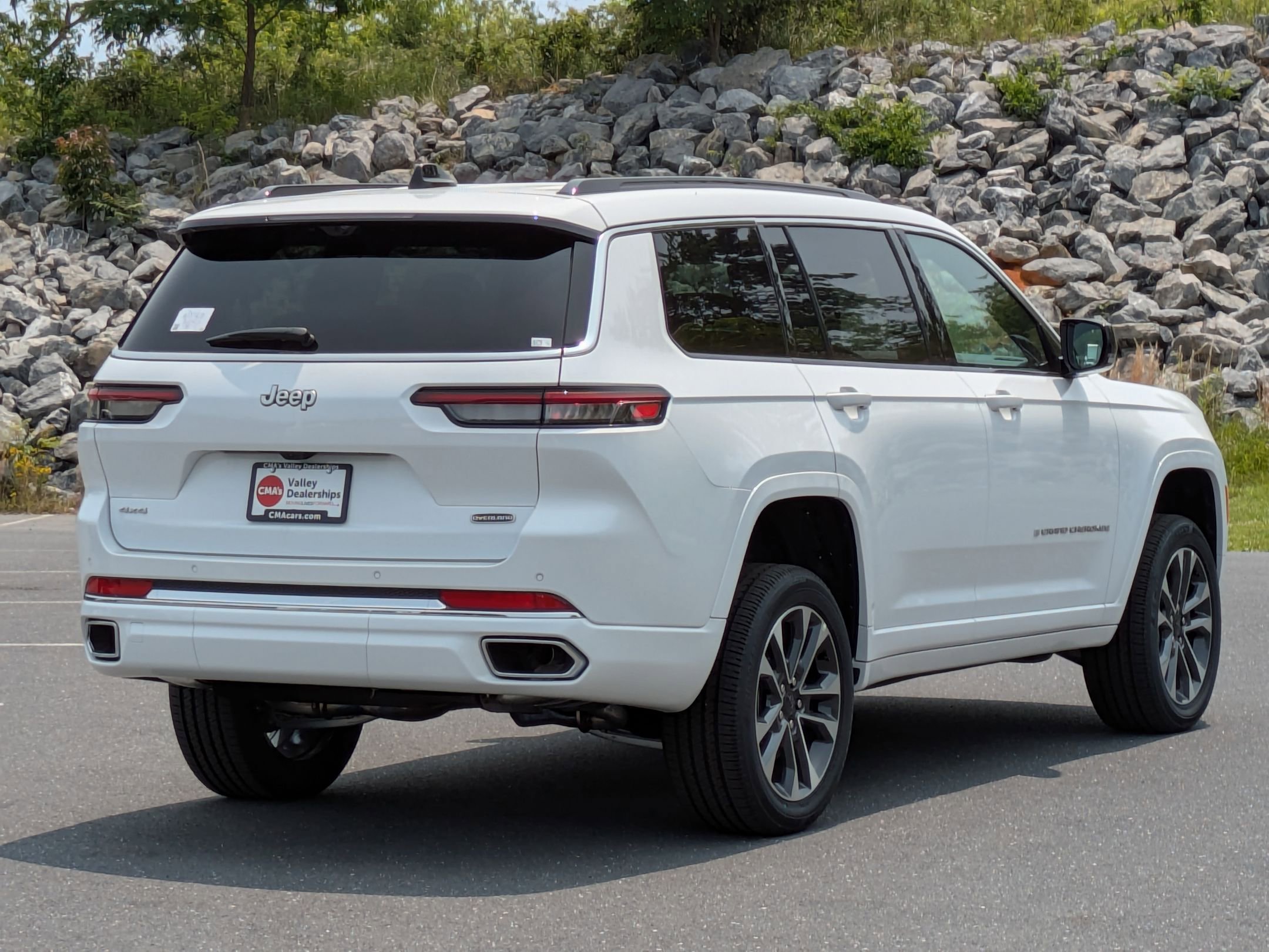 2025 Jeep Grand Cherokee L photo 3