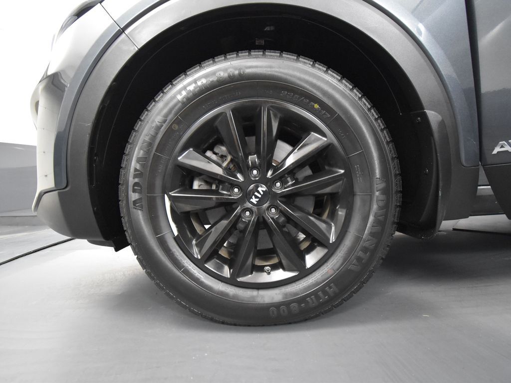 2020 Kia Sorento LX photo 13