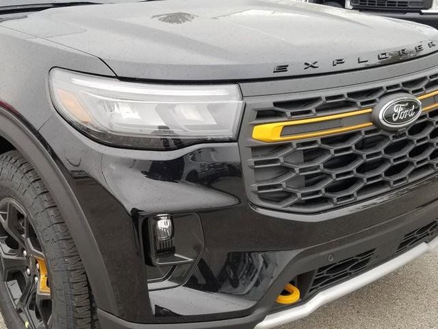 2026 Ford Explorer photo 4
