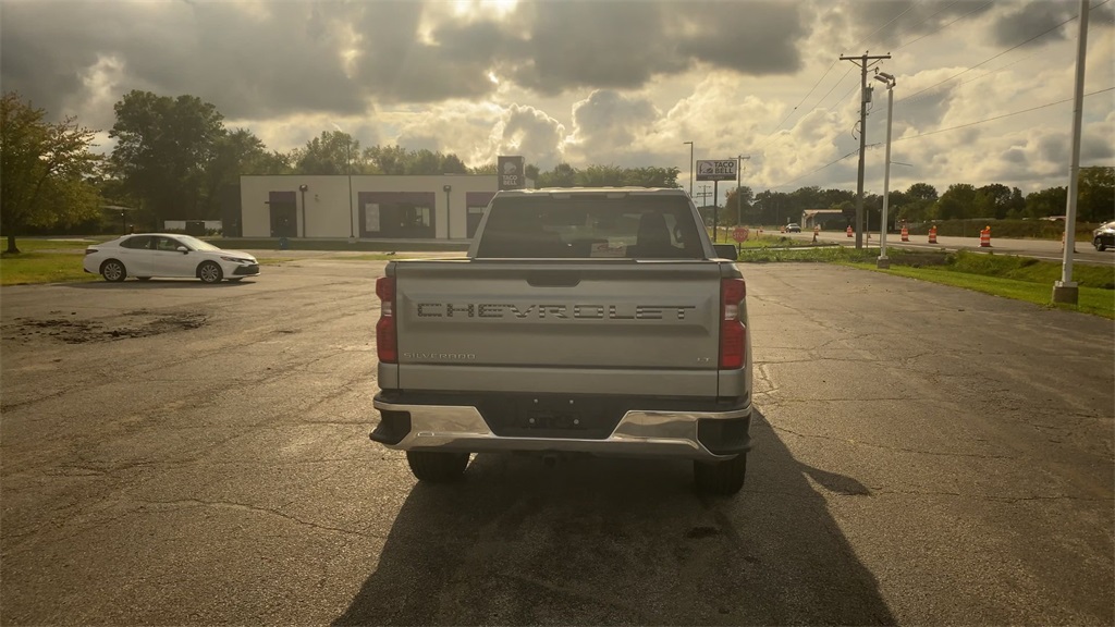 2023 Chevrolet Silverado 1500 LT photo 7