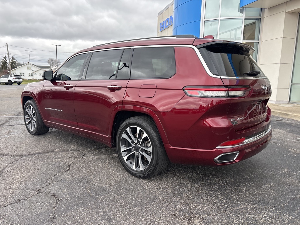 2023 Jeep Grand Cherokee Overland photo 3