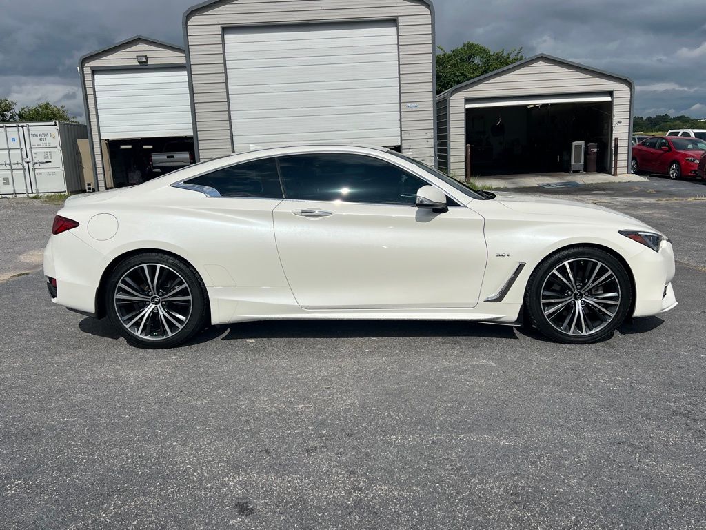 2020 Infiniti Q60 3.0t Luxe photo 3