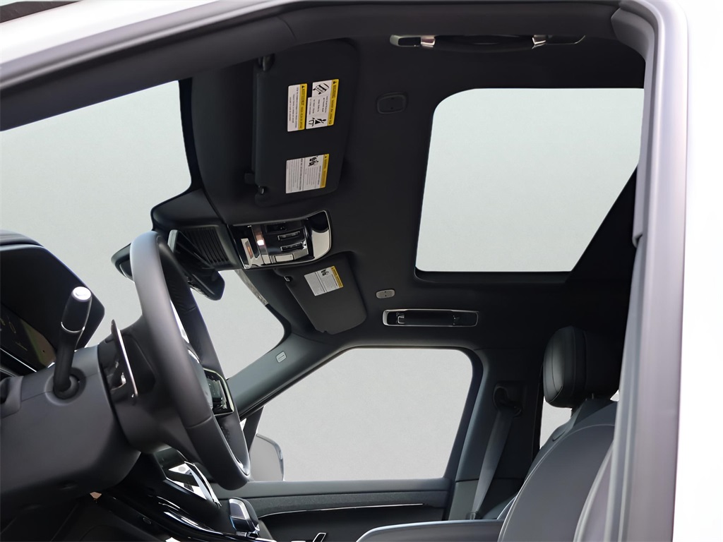 2025 Land Rover Range Rover Sport SE photo 30