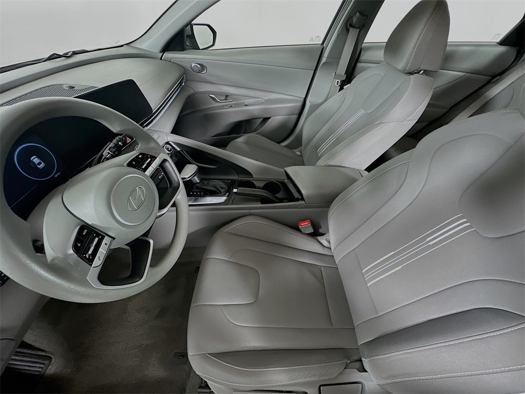 2024 Hyundai Elantra SEL photo 14