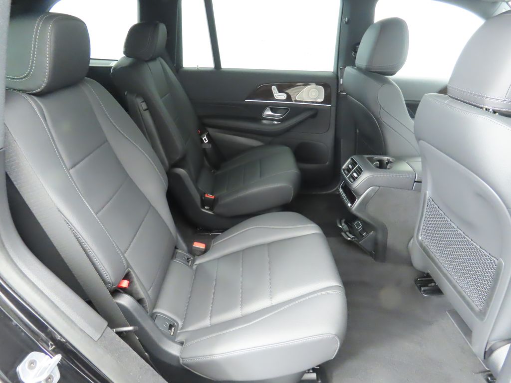 2025 Mercedes Benz GLS 450 4MATIC photo 22