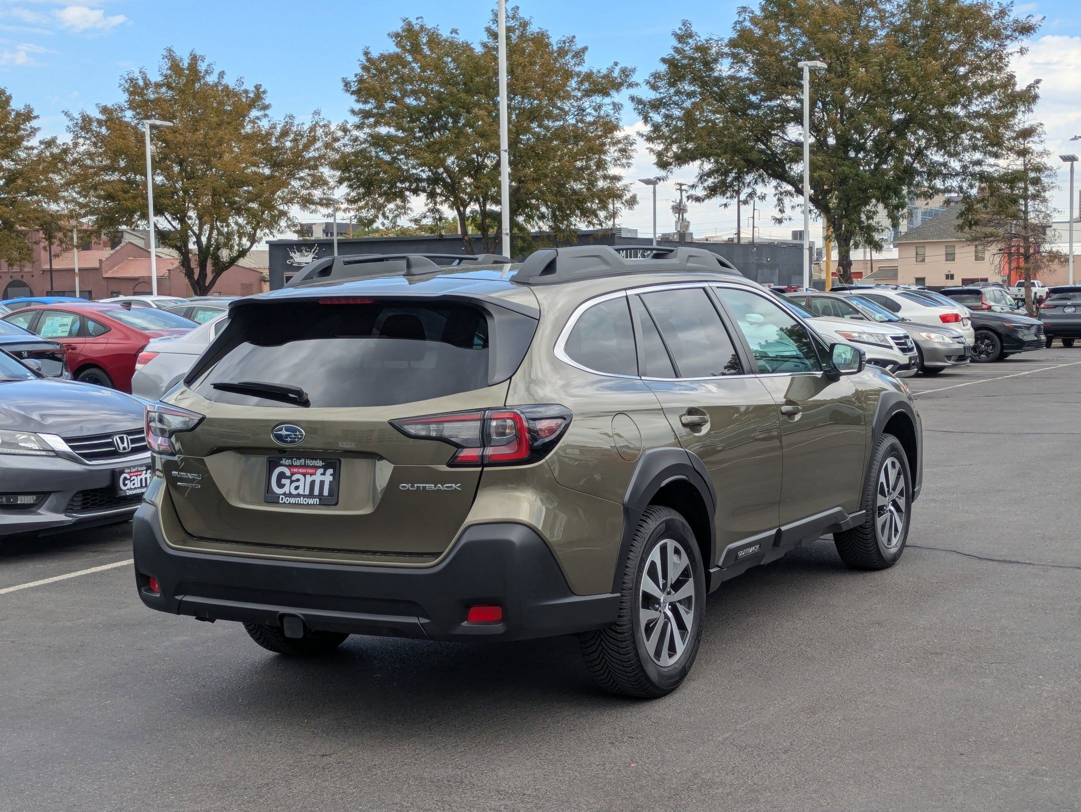 2023 Subaru Outback Premium photo 3