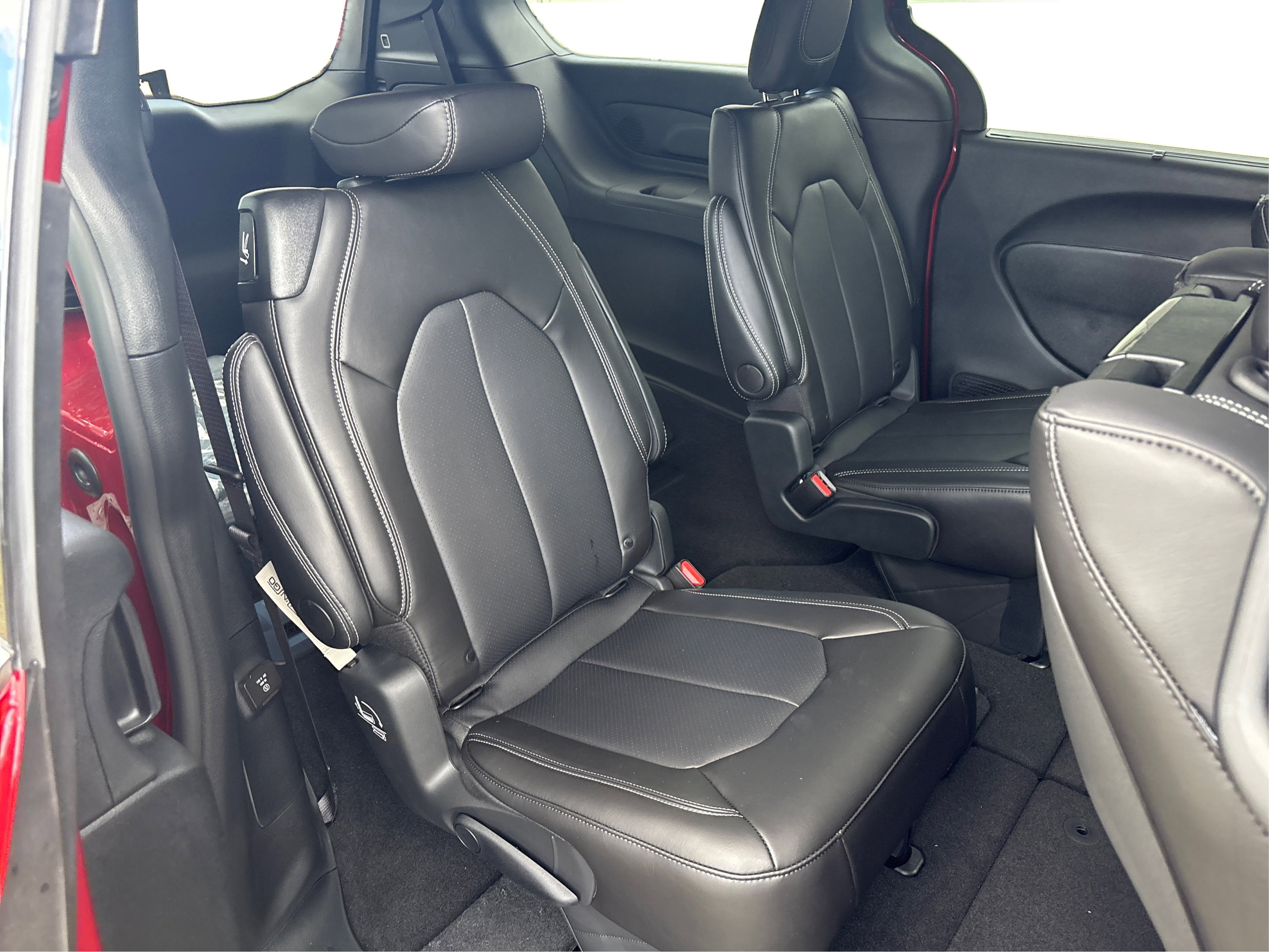2026 Chrysler Pacifica photo 19
