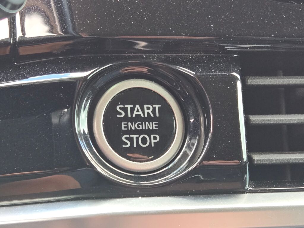 2023 Nissan Pathfinder SL photo 29