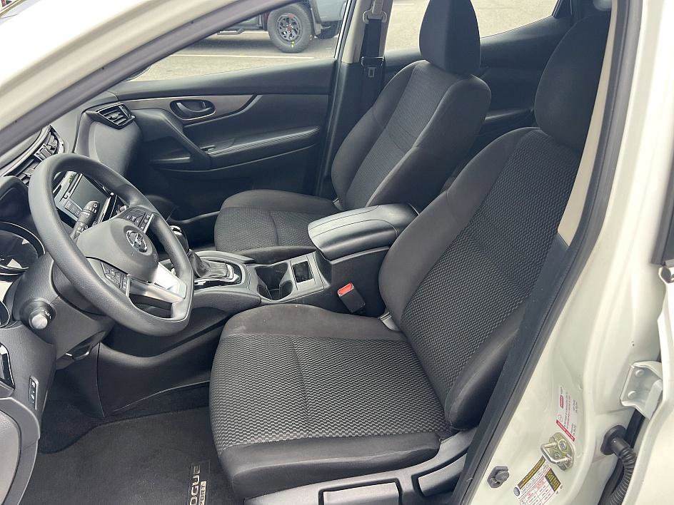 2022 Nissan Rogue Sport S photo 14