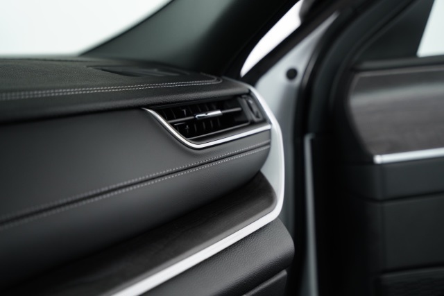 2025 Jeep Grand Cherokee Limited photo 15
