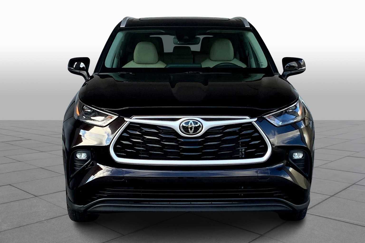 2022 Toyota Highlander XLE photo 3