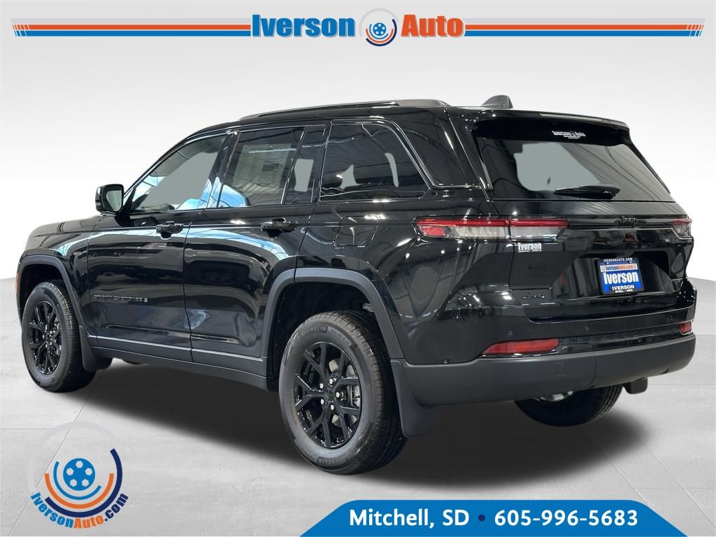 2025 Jeep Grand Cherokee Altitude X photo 3