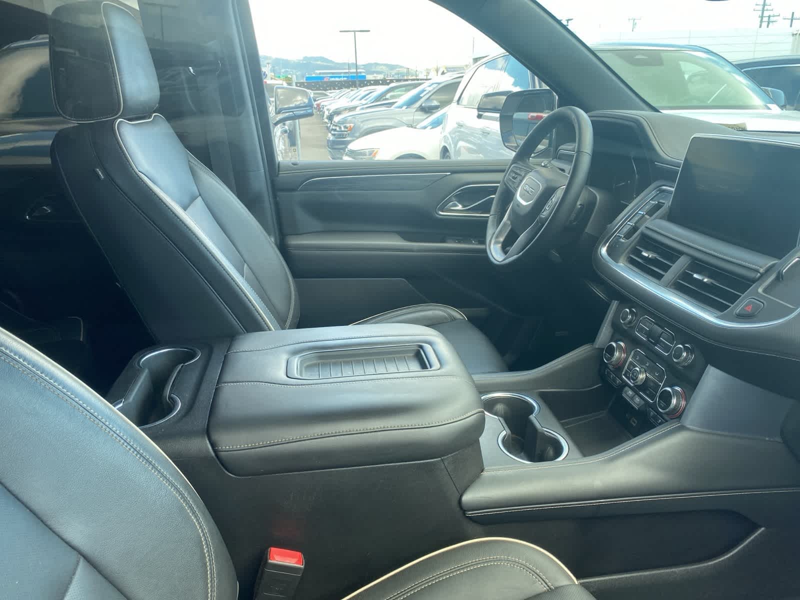 2021 Gmc Yukon SLT photo 3