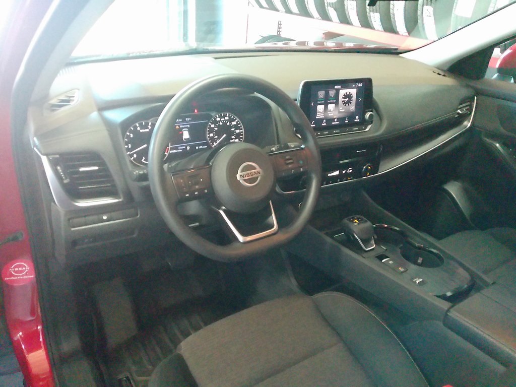 2021 Nissan Rogue SV photo 9