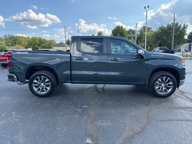 2026 Chevrolet Silverado 1500 LT photo 2
