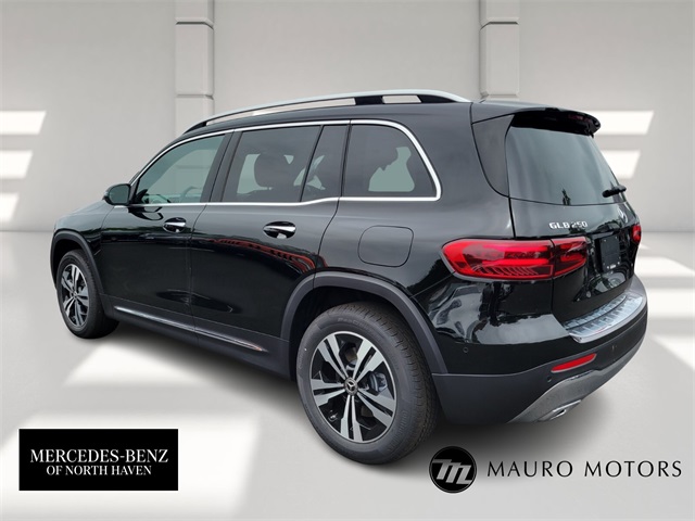 2025 Mercedes Benz GLB 250 4MATIC photo 4