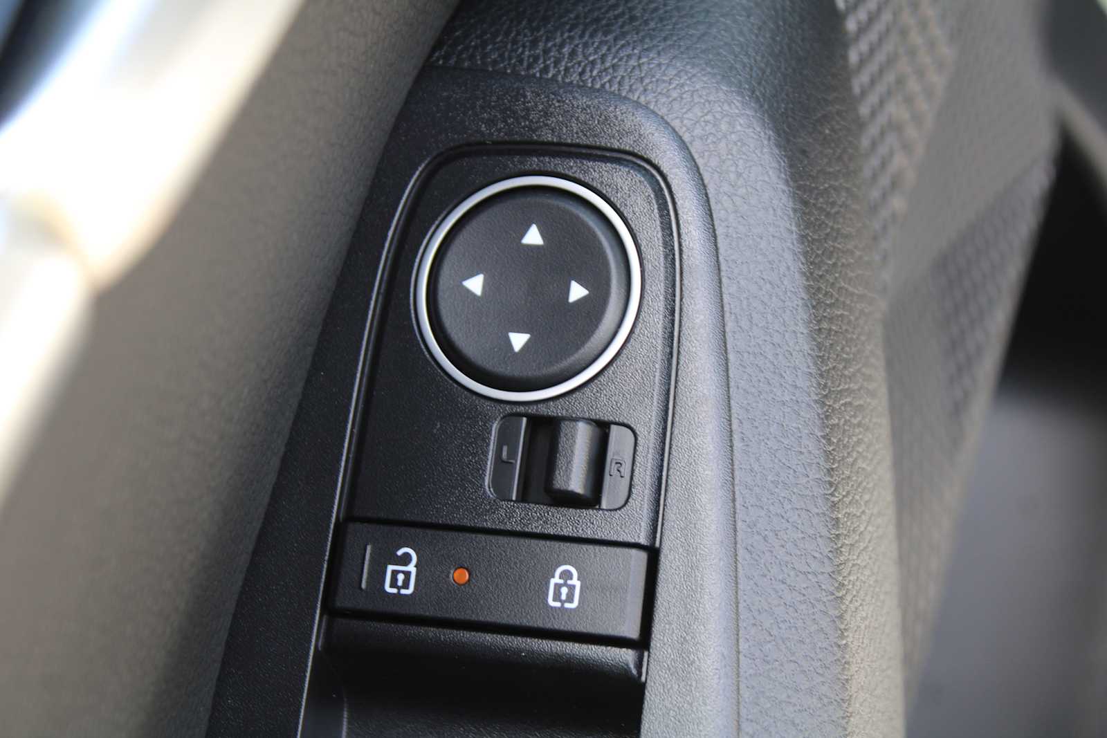 2025 Kia Seltos S photo 36