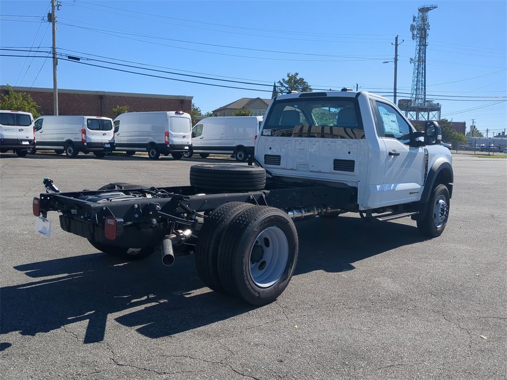 2024 Ford F-600 photo 4