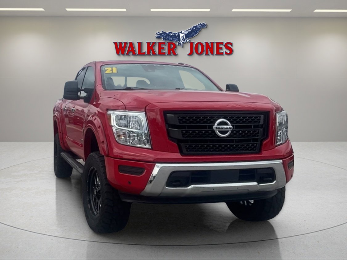 2021 Nissan Titan SV's photo