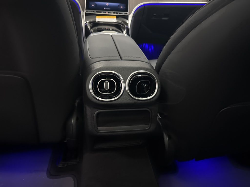 2026 Mercedes Benz GLC 300 photo 19