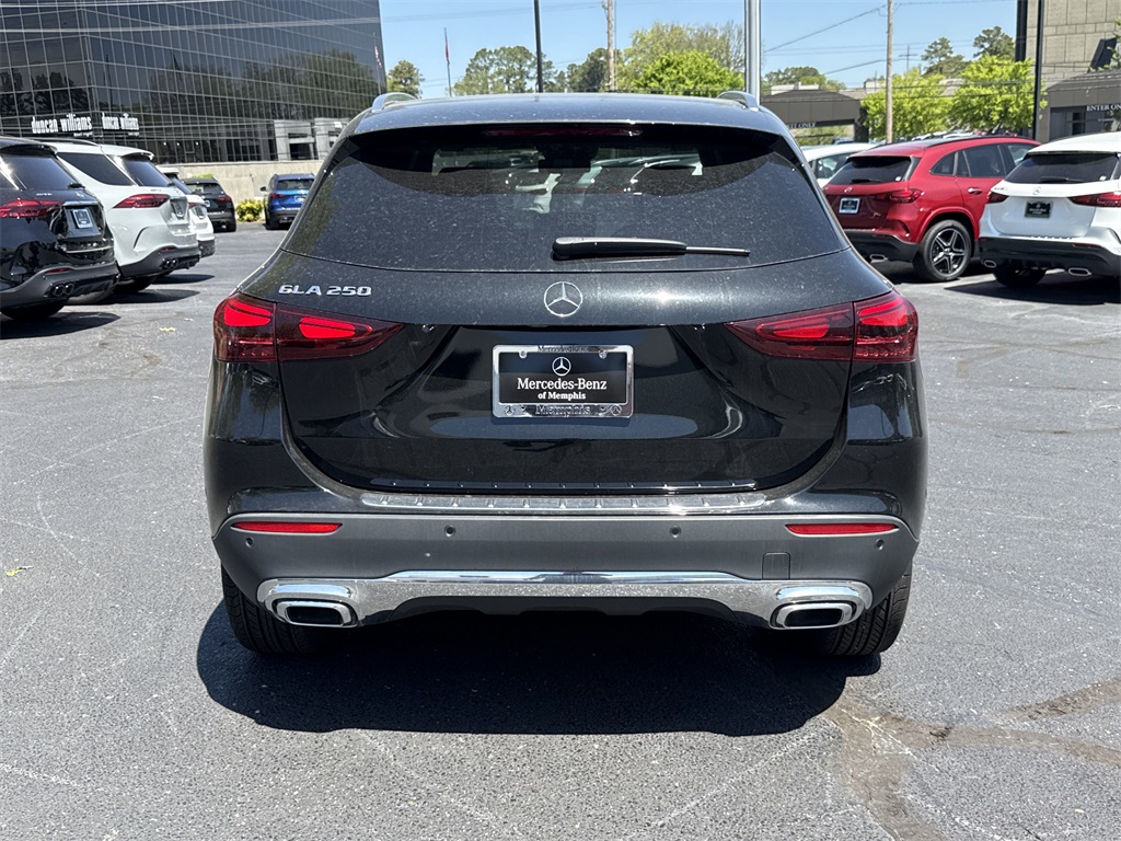 2025 Mercedes Benz GLA 250 photo 4