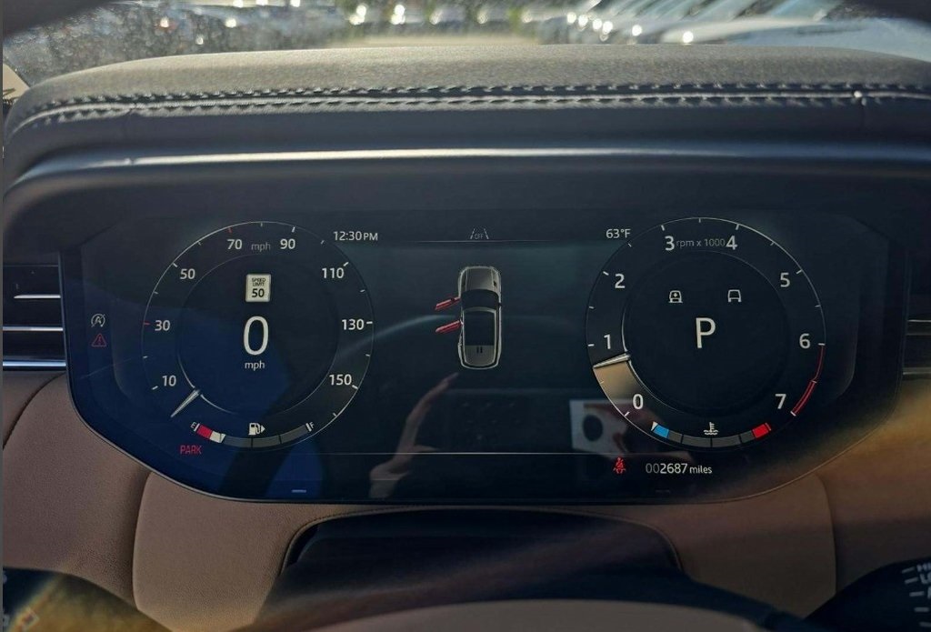 2024 Land Rover Range Rover Sport P360 SE photo 2