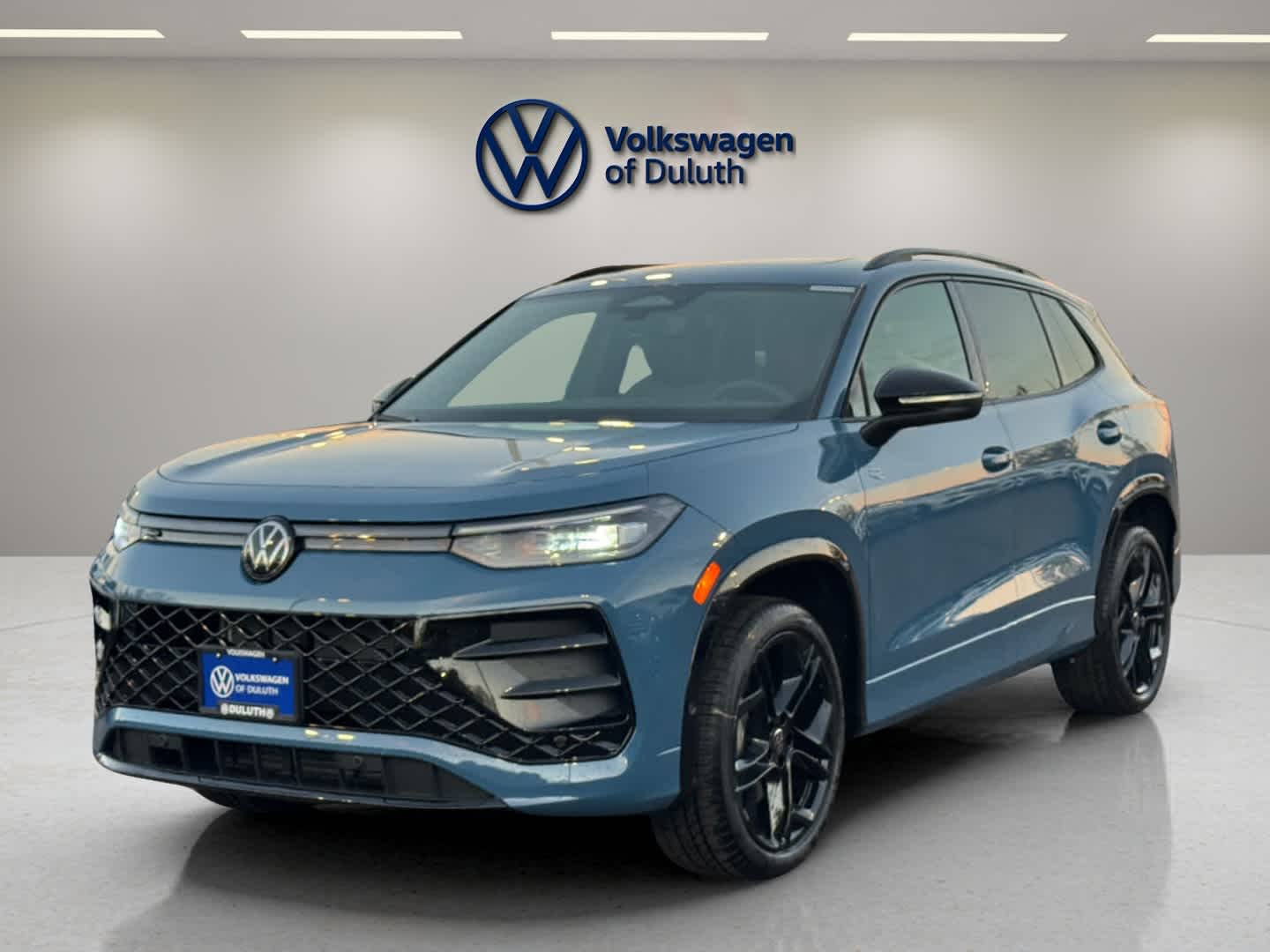 2026 Volkswagen Tiguan SE R-LINE BLACK's photo