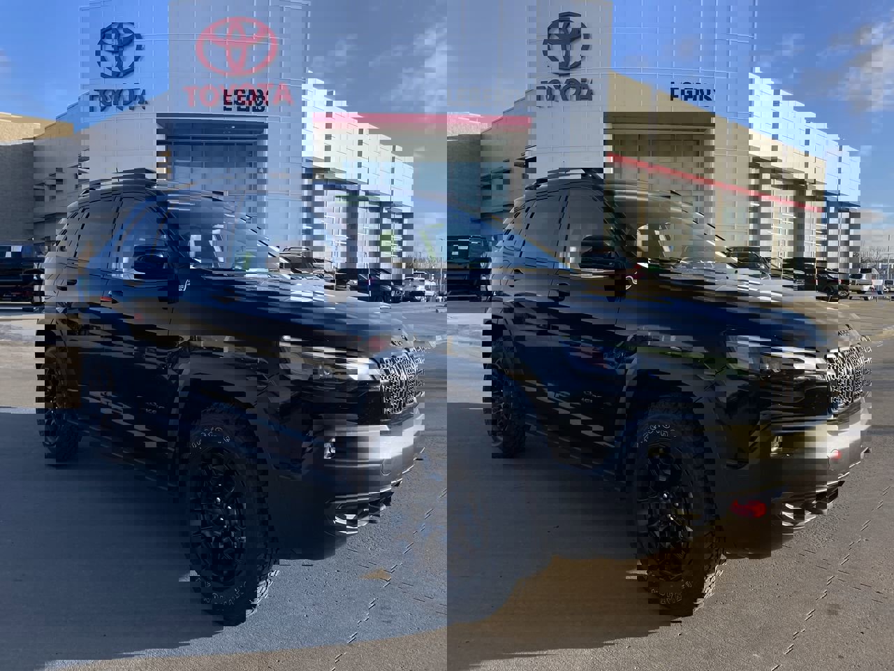 2022 Jeep Cherokee Trailhawk's photo