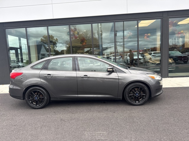 Used 2015 Ford Focus SE with VIN 1FADP3F21FL263487 for sale in Seekonk, MA