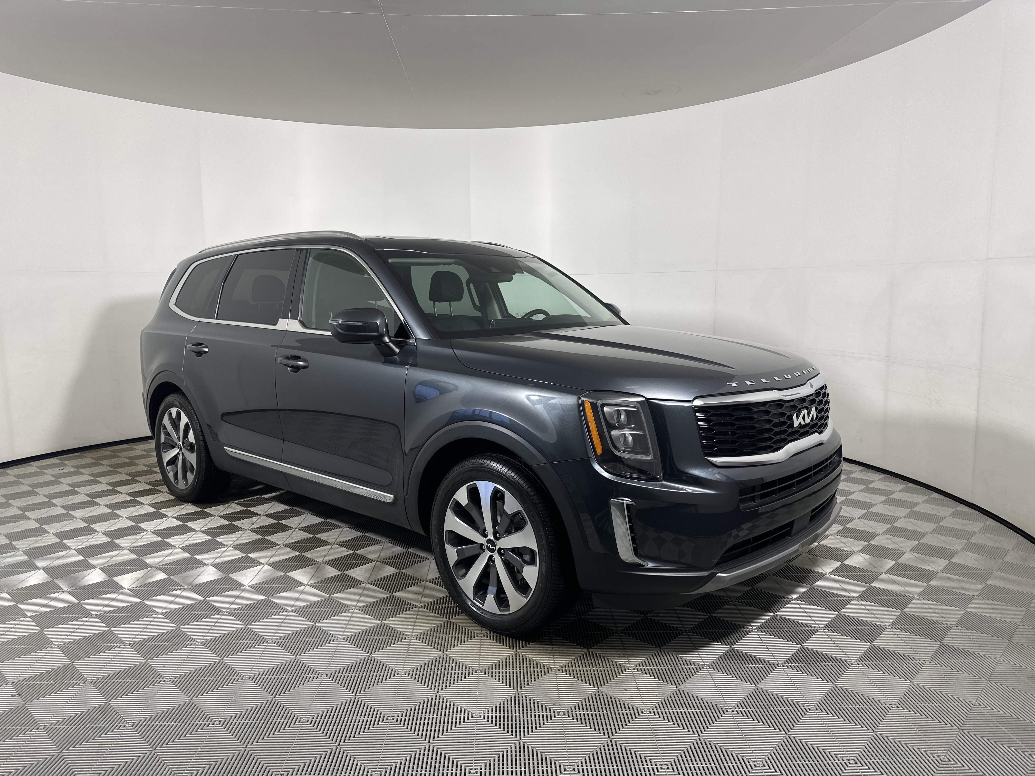 2022 Kia Telluride EX's photo
