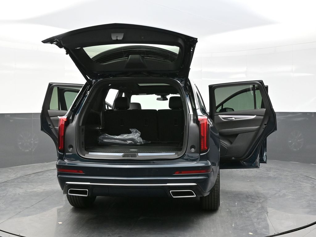 2025 Cadillac XT4 Luxury photo 38