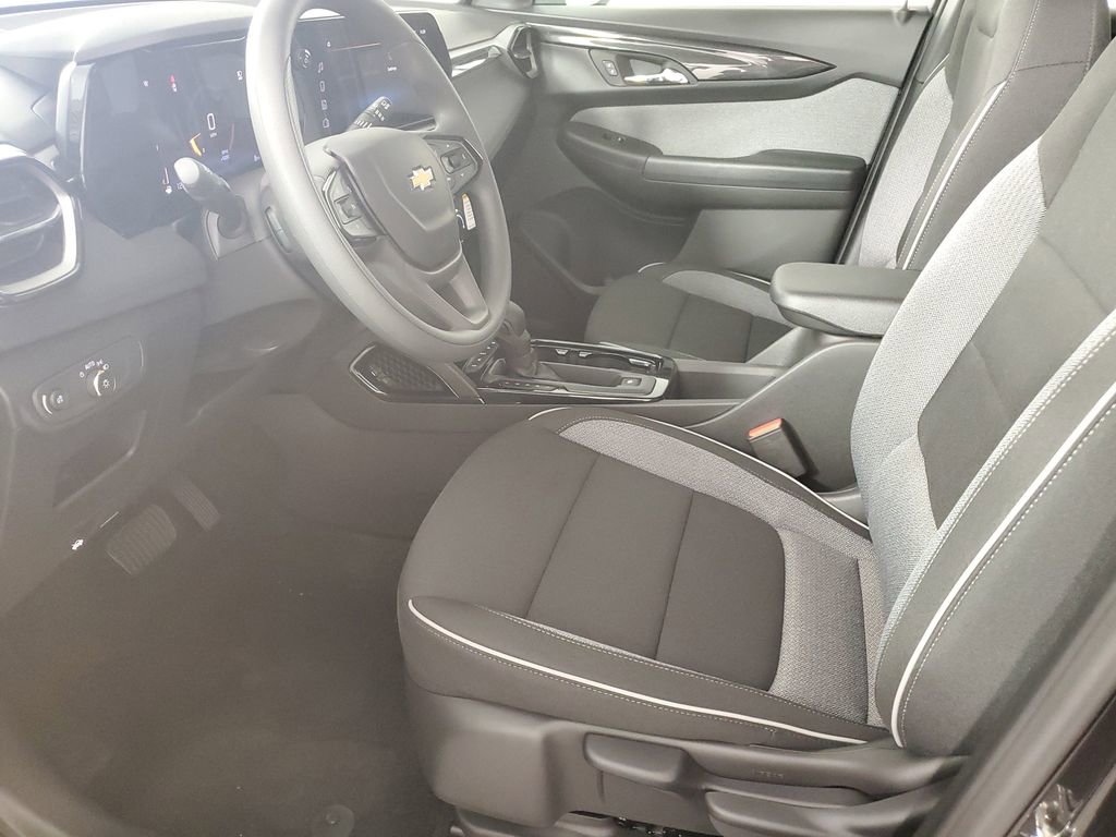 2026 Chevrolet Trailblazer LS photo 9