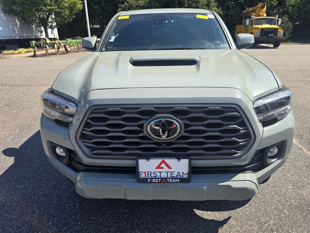 2022 Toyota Tacoma TRD Sport photo 2