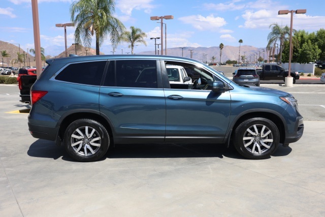 2020 Honda Pilot EX photo 2