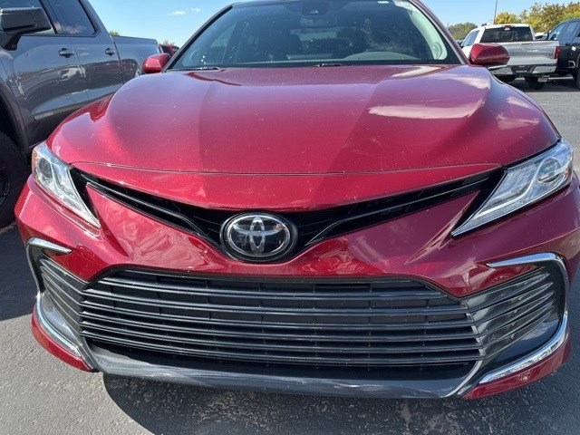 2021 Toyota Camry XLE photo 2
