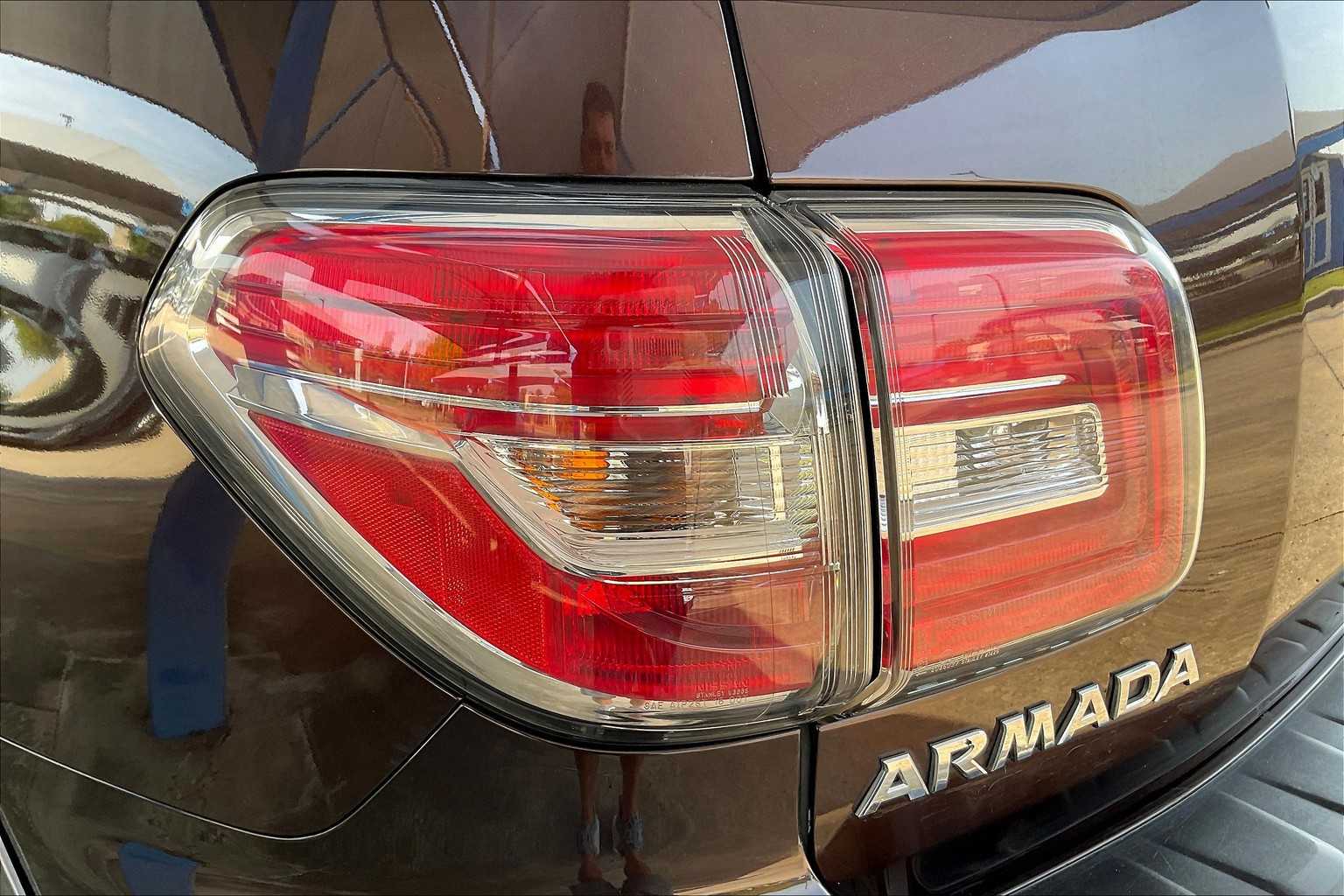 2017 Nissan Armada Platinum photo 27