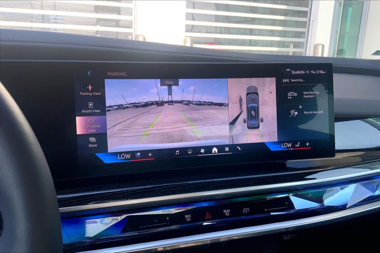 2025 BMW 7 Series 750e - Photo 24