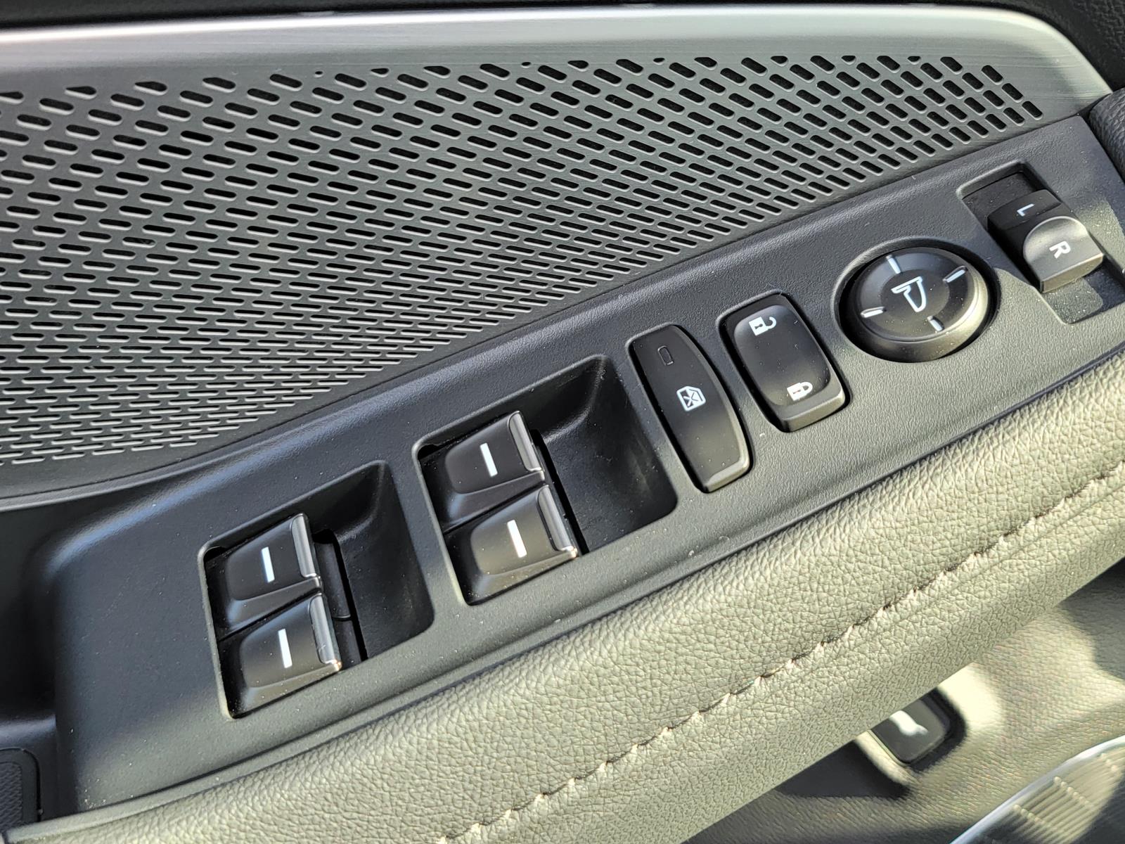 2025 Acura MDX SH-AWD photo 31