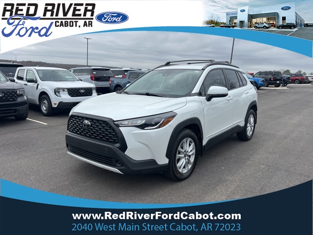 2022 Toyota Corolla Cross LE's photo