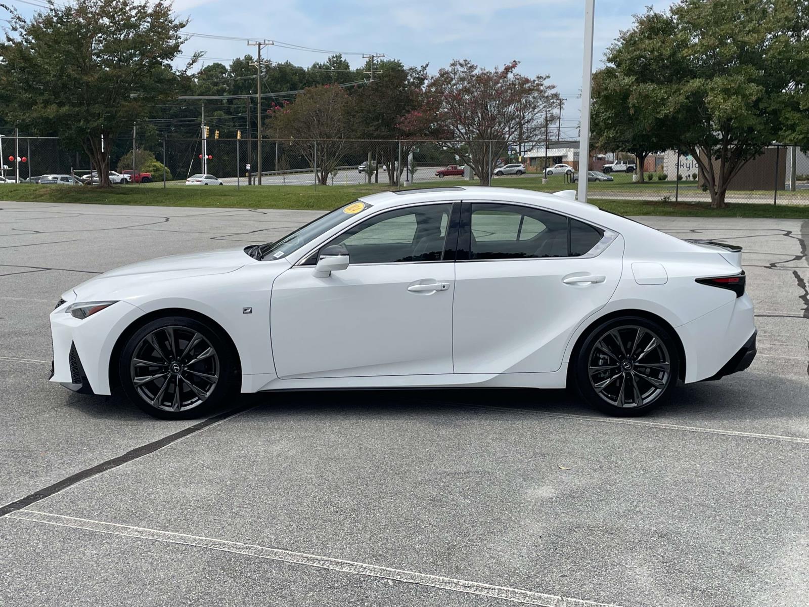 2024 Lexus IS 350 F SPORT photo 4