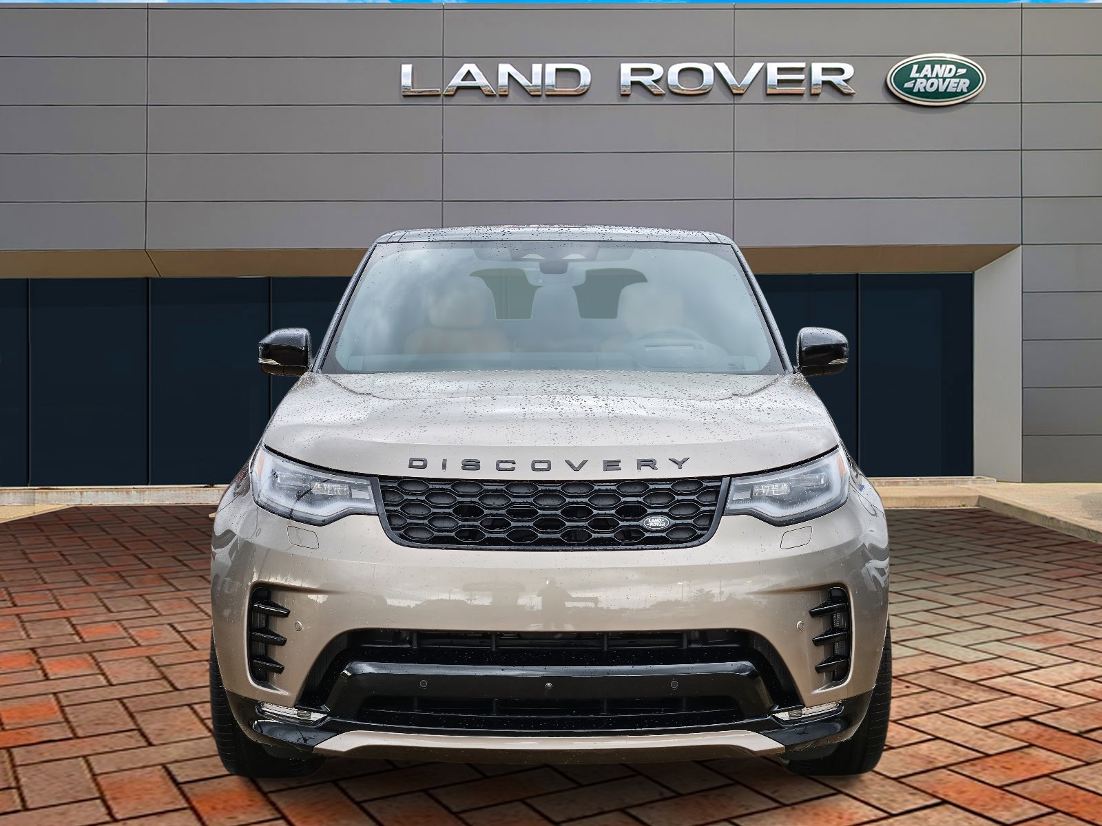2025 Land Rover Discovery SE photo 2