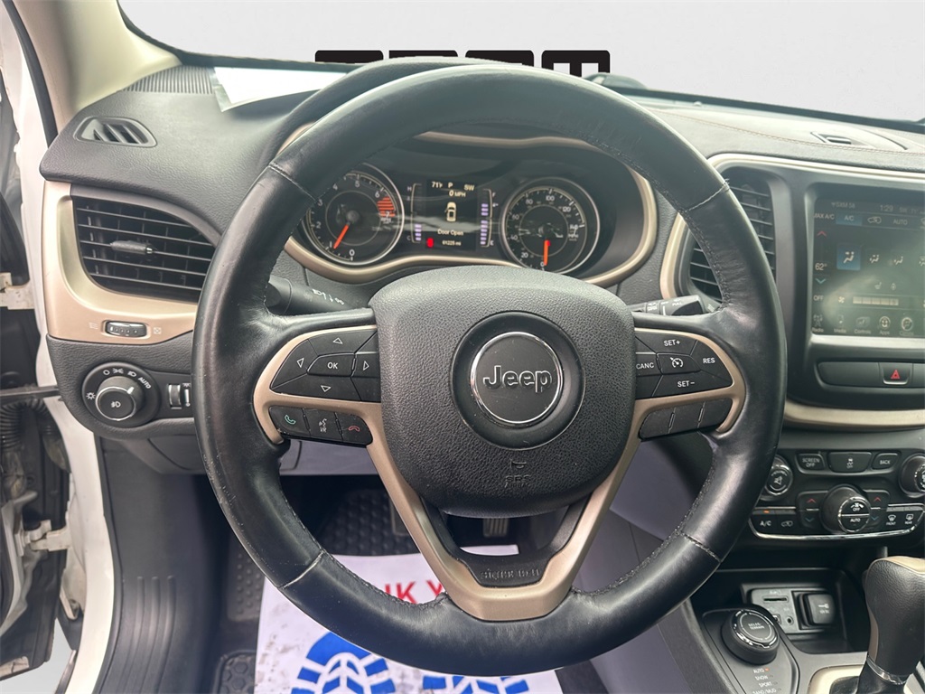 2017 Jeep Cherokee 80th Anniversary Edition photo 11